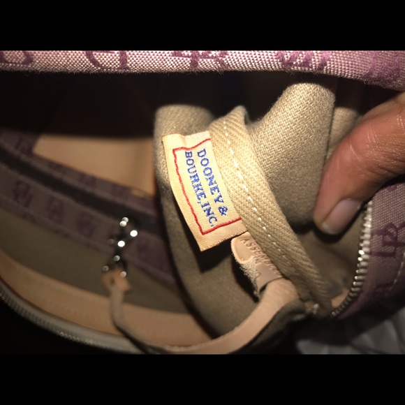 Dooney and Bourke shoulder bag - Picture 7 of 10